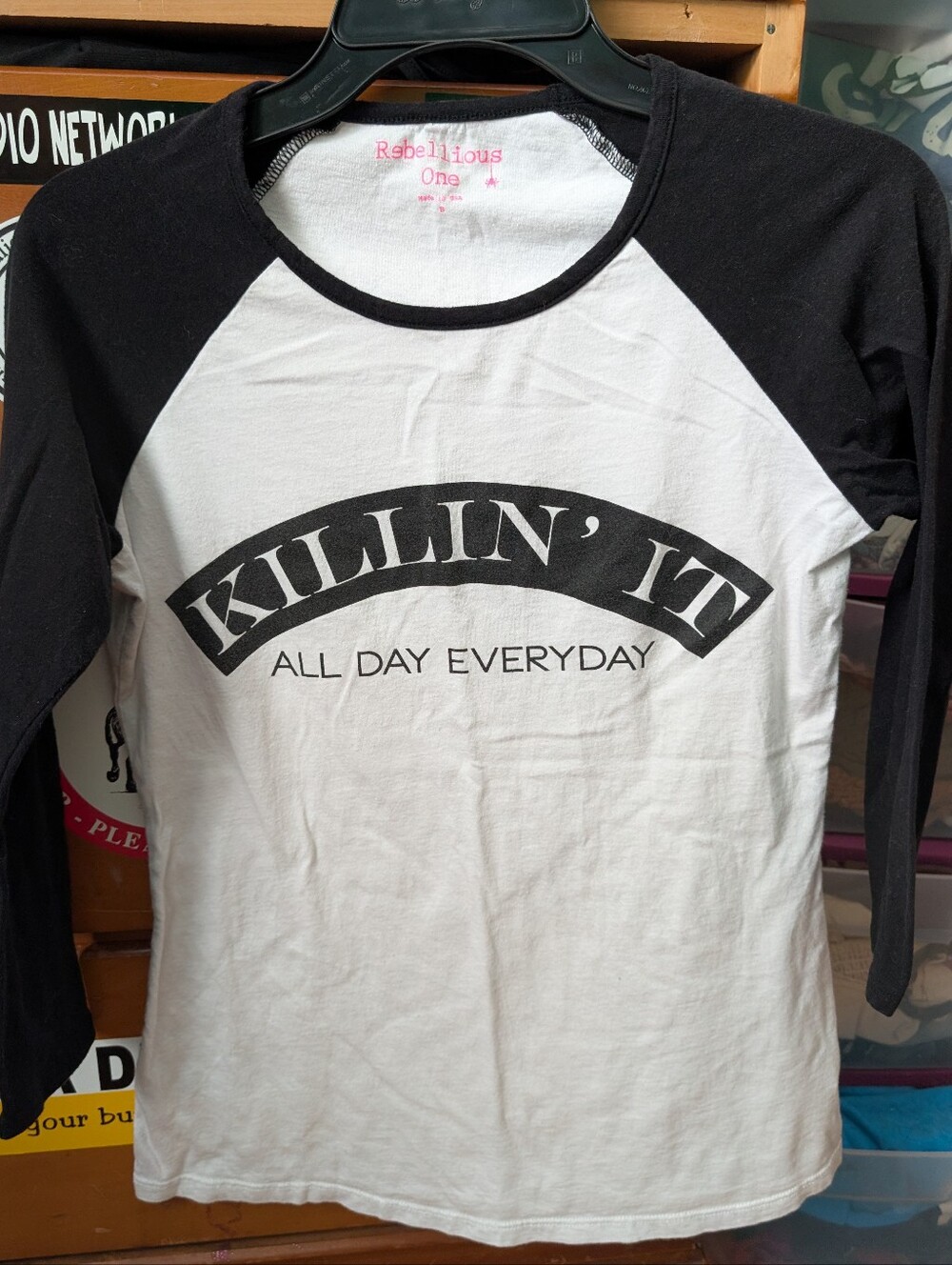 Black & White "Killin' It" Raglan Long Sleeve Tee!!